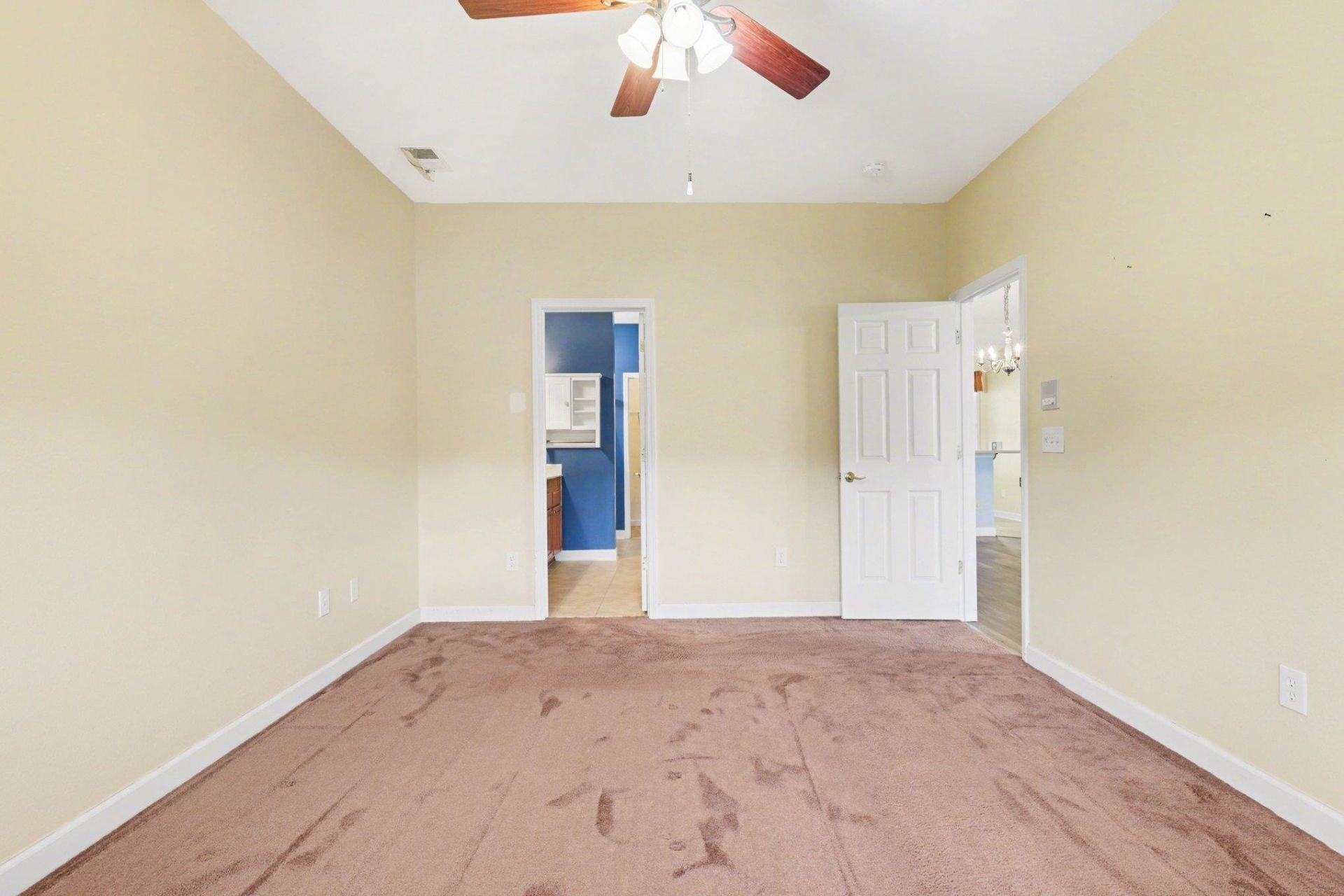 363 Vermillion Dr. Photo 16