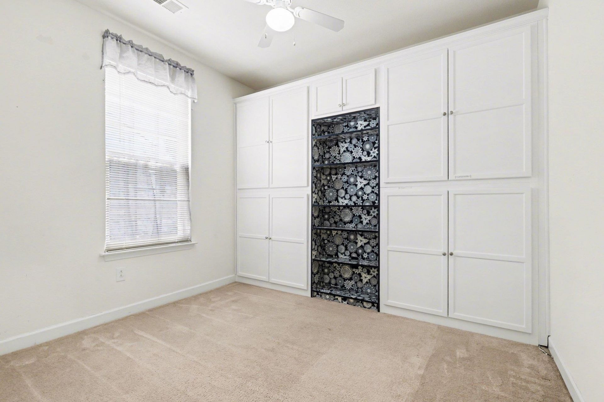 363 Vermillion Dr. Photo 20