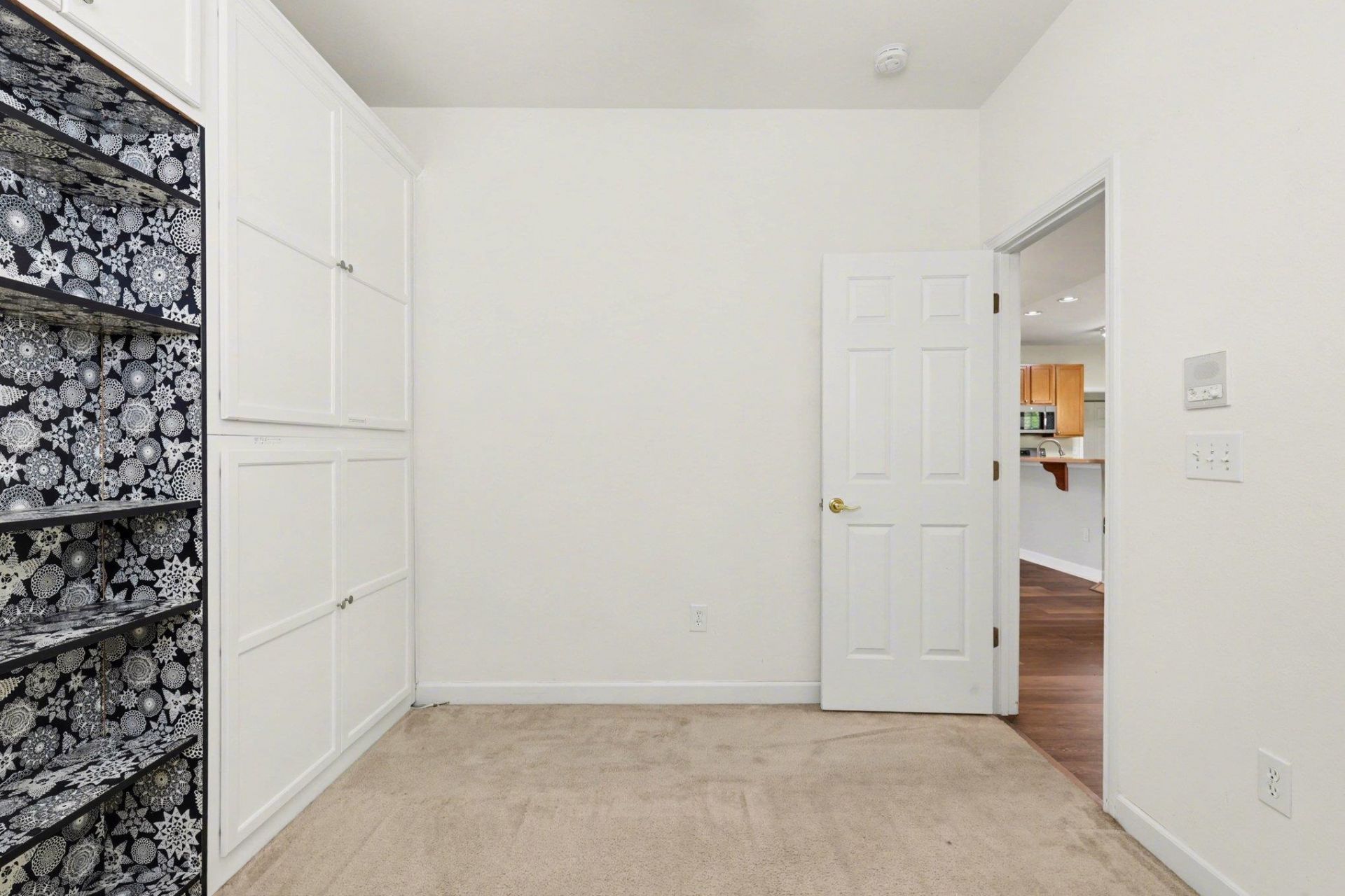 363 Vermillion Dr. Photo 21