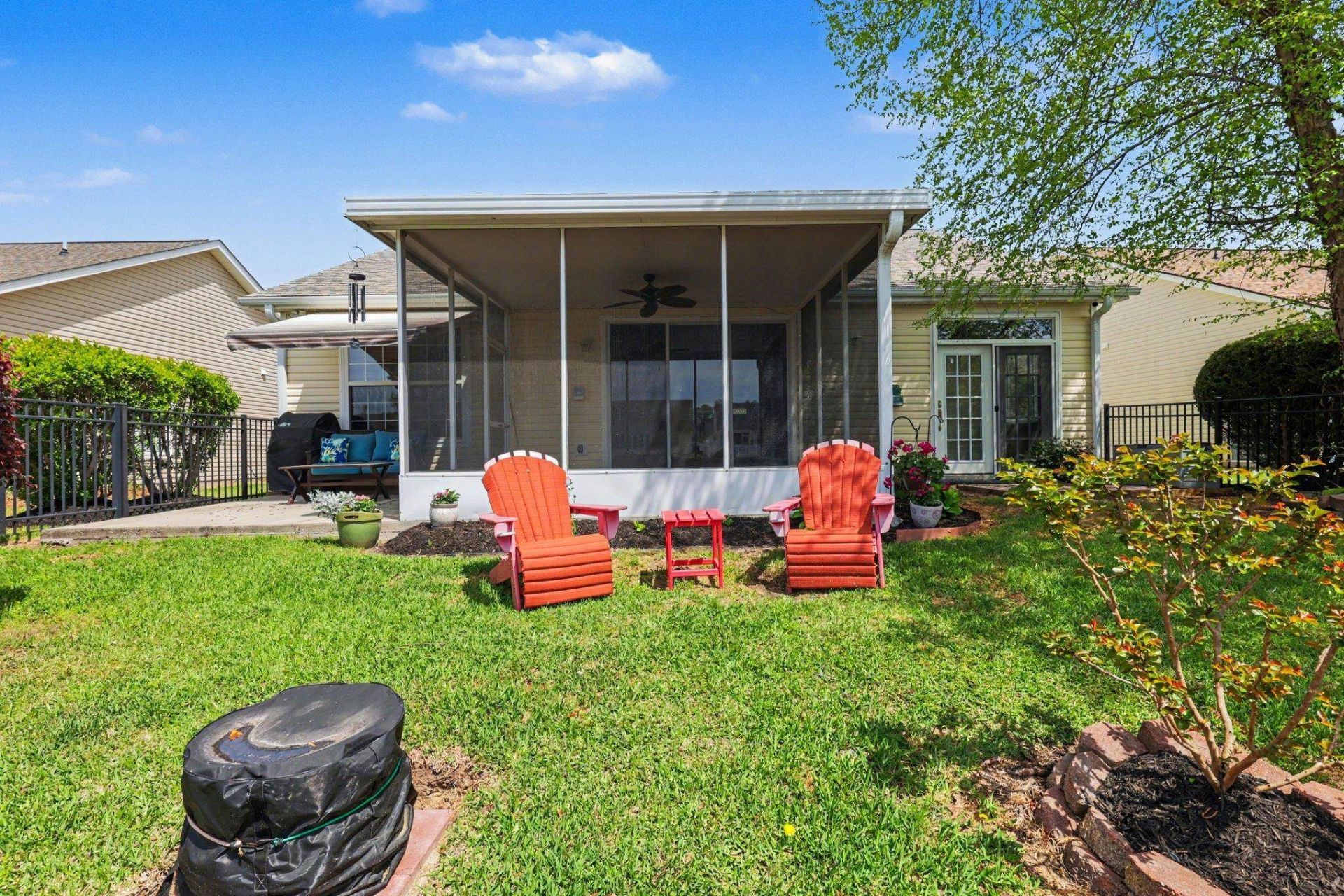 363 Vermillion Dr. Photo 29