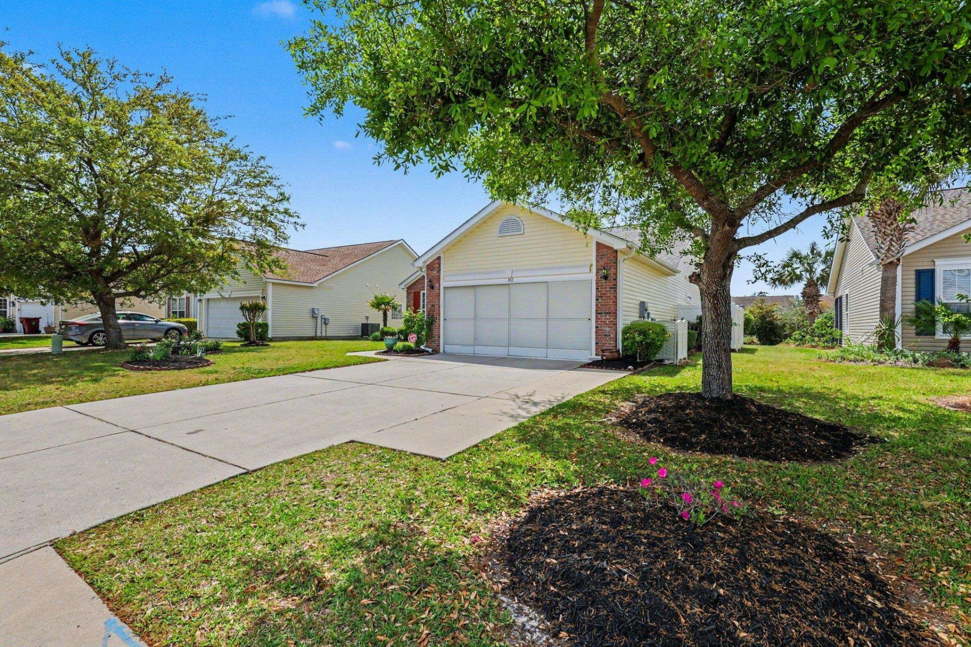 363 Vermillion Dr. Photo 32