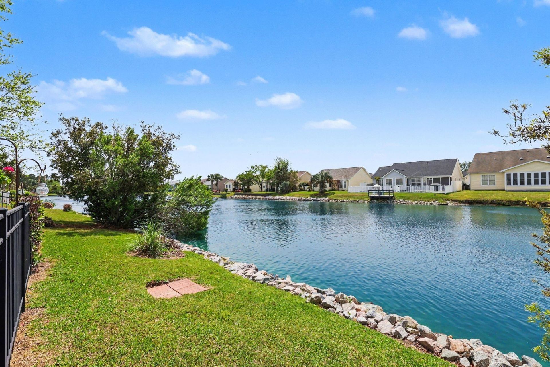 363 Vermillion Dr. Photo 35