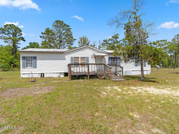 671 COUSINTOWN Road, Interlachen, FL 32148