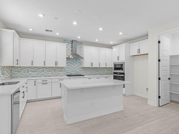 13359 W EAGLE FEATHER Road, Peoria, AZ 85383