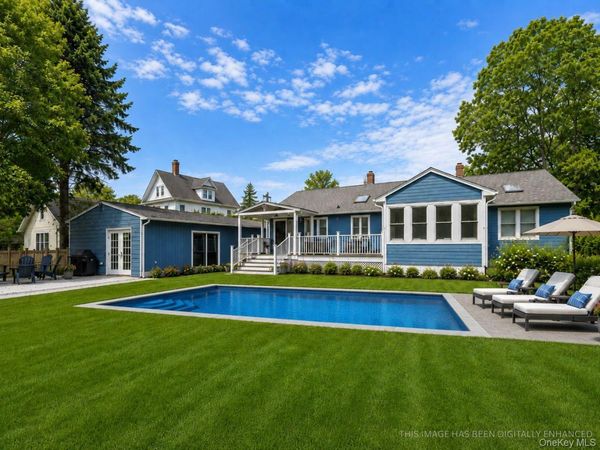 10940 Main Road, East Marion, NY 11939