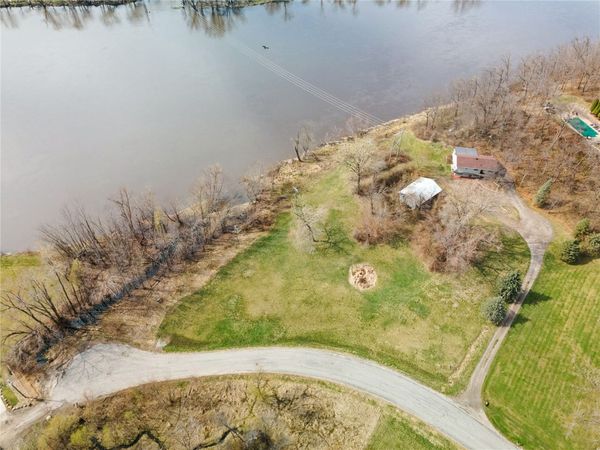 7300 42nd Street NE, Cedar Rapids, IA 52411