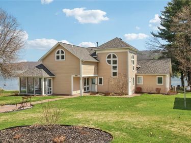 5949 Pickerel Point, Honeoye, NY 14471