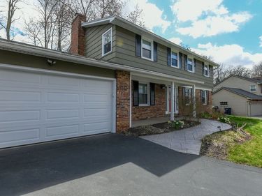 71 Country Corner Lane, Fairport, NY 14450