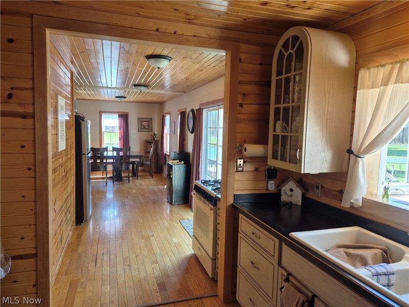 357 State Road NW, Warren, OH 44483 Photo 4