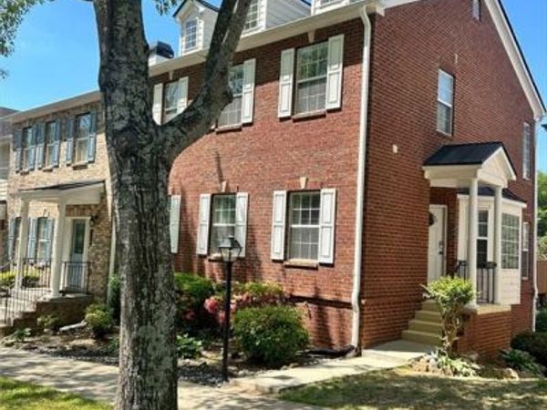 1087 Scales Road , Suwanee, GA 30024