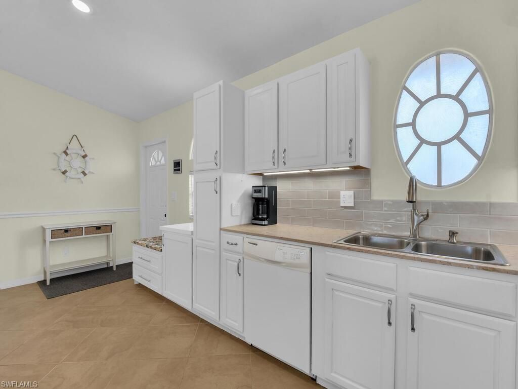 1135 NE 2nd Pl, Cape Coral, FL 33909 Photo