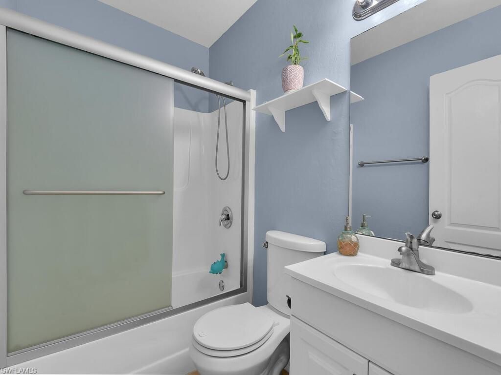1135 NE 2nd Pl, Cape Coral, FL 33909 Photo