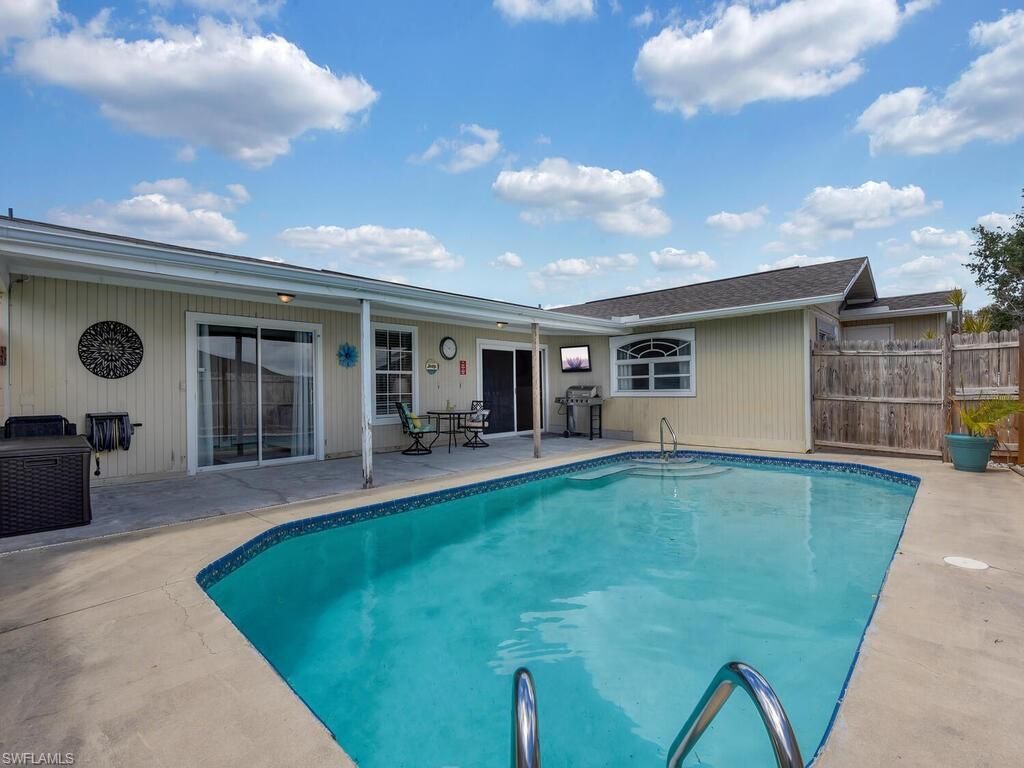 1135 NE 2nd Pl, Cape Coral, FL 33909 Photo