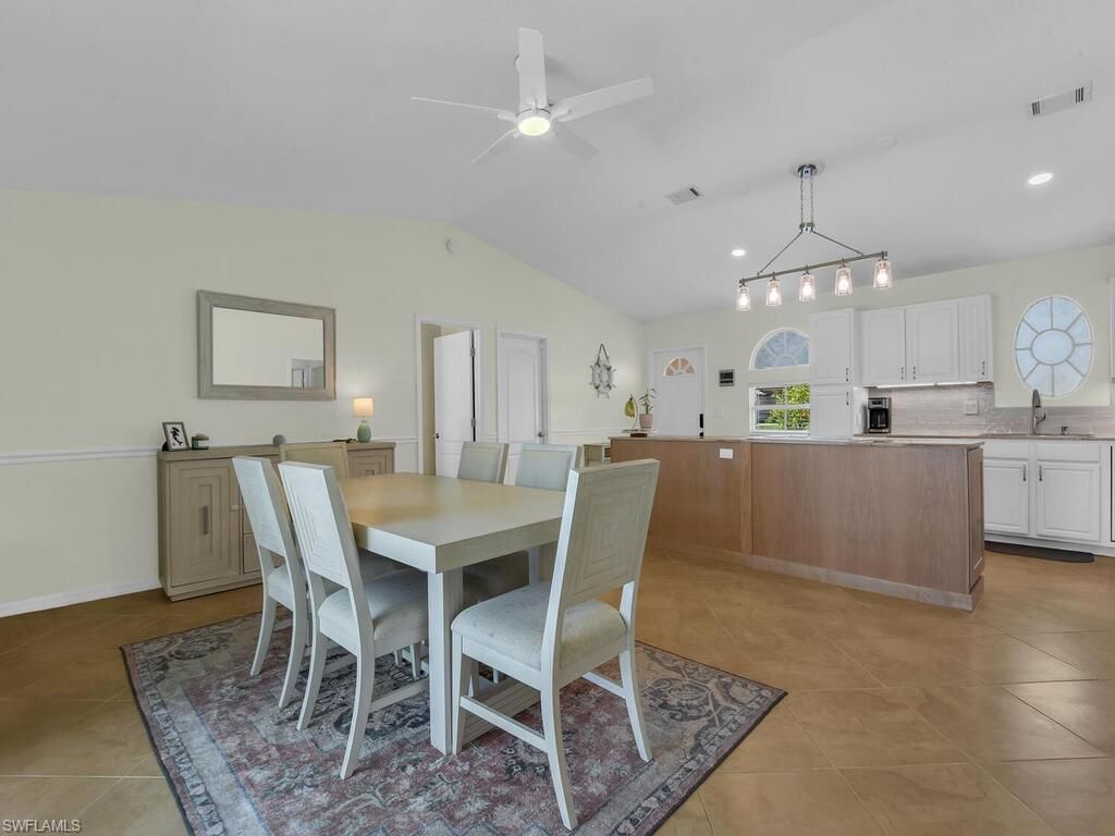 1135 NE 2nd Pl, Cape Coral, FL 33909 Photo