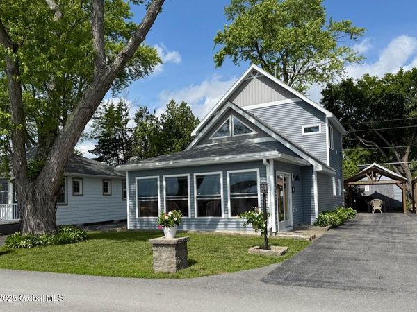 8 Riley Cove Road, Malta, NY 12020