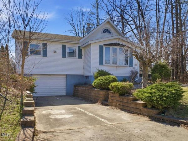 2734 Clyde Avenue, Rotterdam, NY 12306