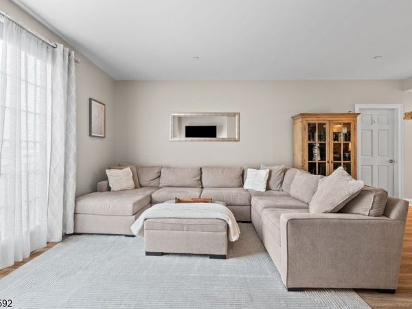 100 Shearwater Ct, Jersey, NJ 07305