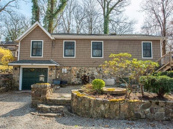 23 Ridge Trl, Kinnelon, NJ 07405