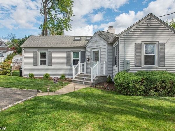 22 Tioga Ave, Parsippany-Troy Hills, NJ 07034