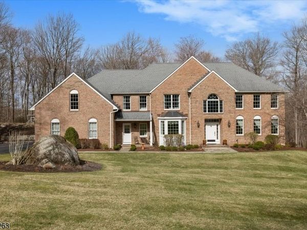 4 New Star Ridge Rd, Sparta, NJ 07871