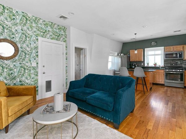 42 King Street, Unit 3, Boston, MA 02122