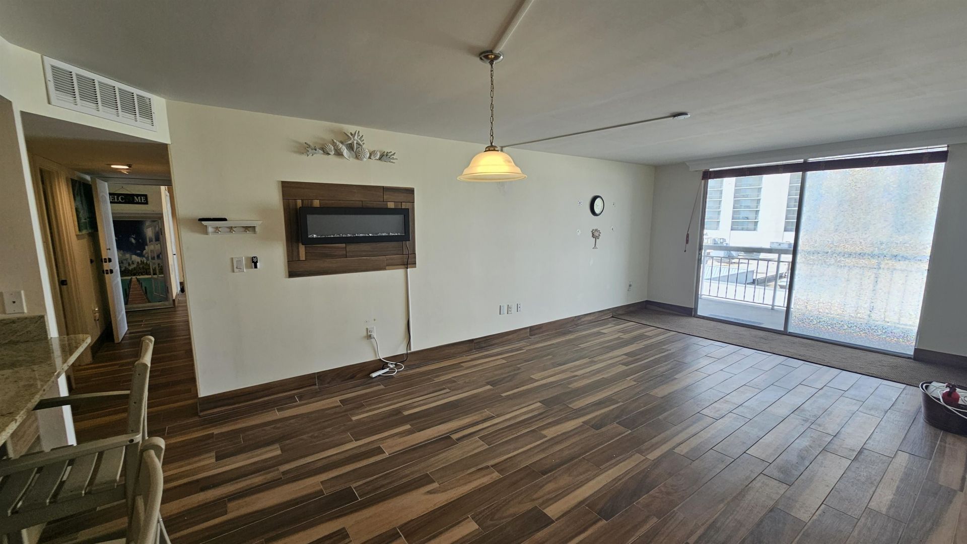 9820 Queensway Blvd. Photo 11