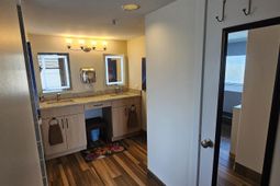 9820 Queensway Blvd. photo 4