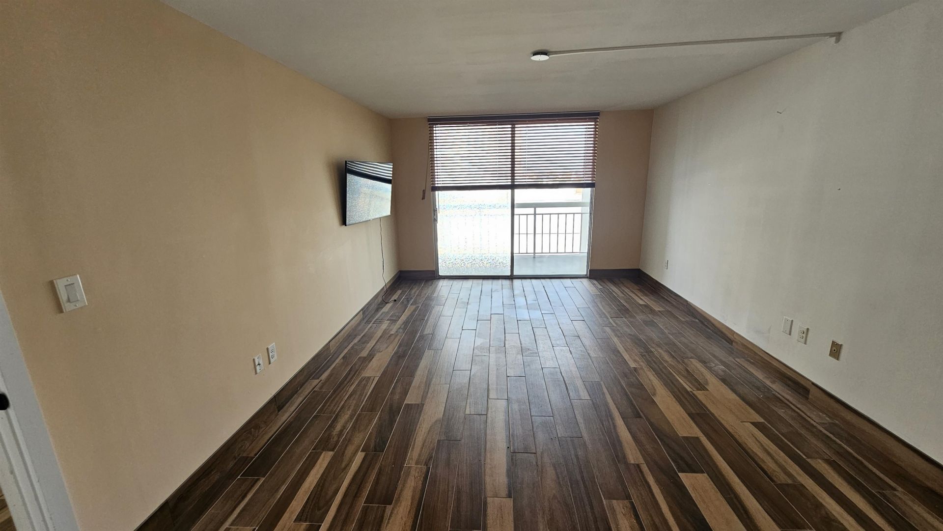 9820 Queensway Blvd. Photo 6