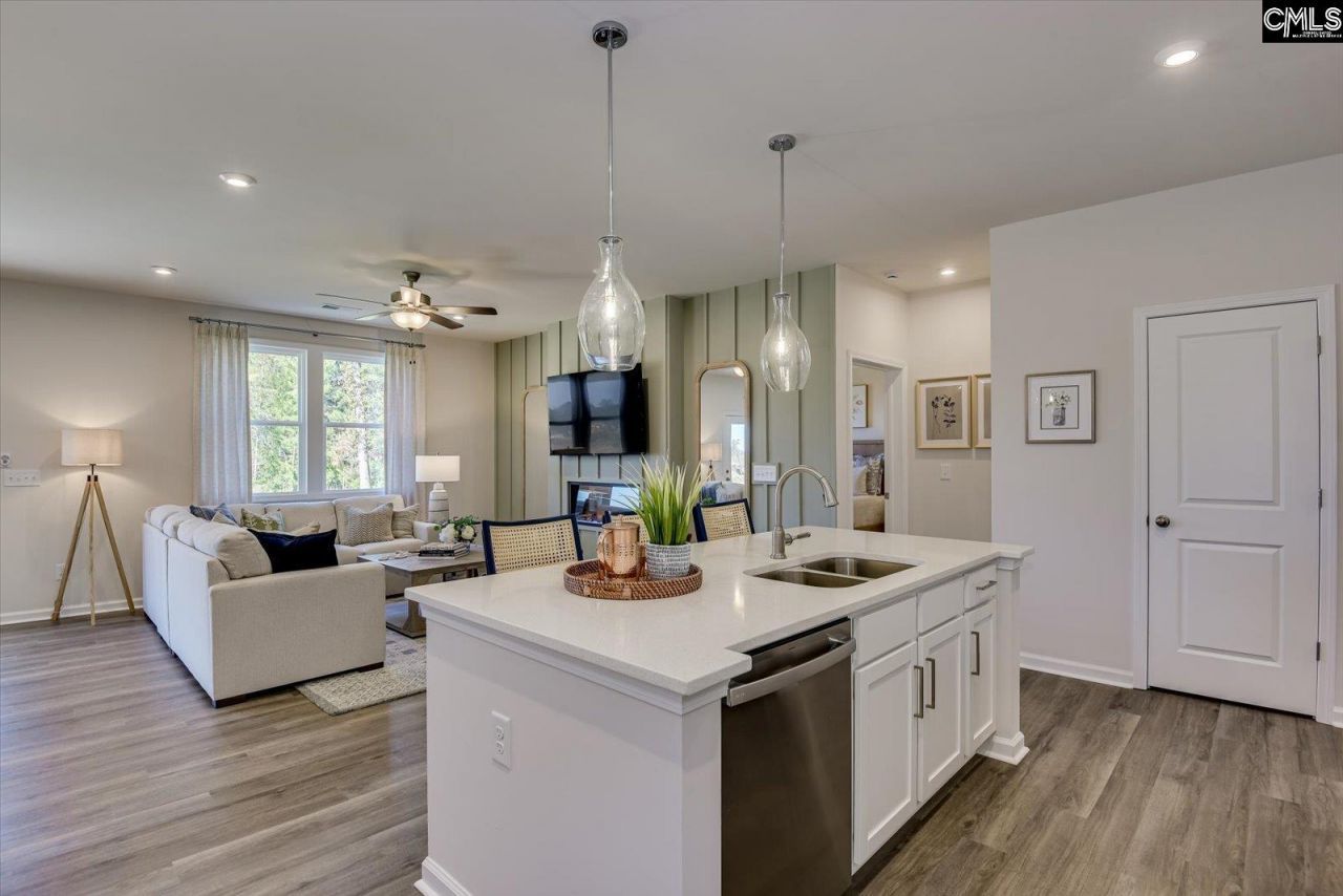 708 Feldspar Court  Photo 16