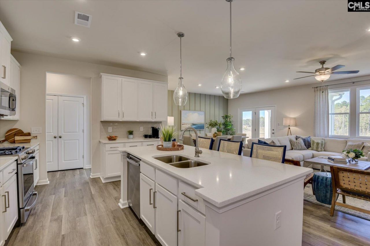 708 Feldspar Court  Photo 17