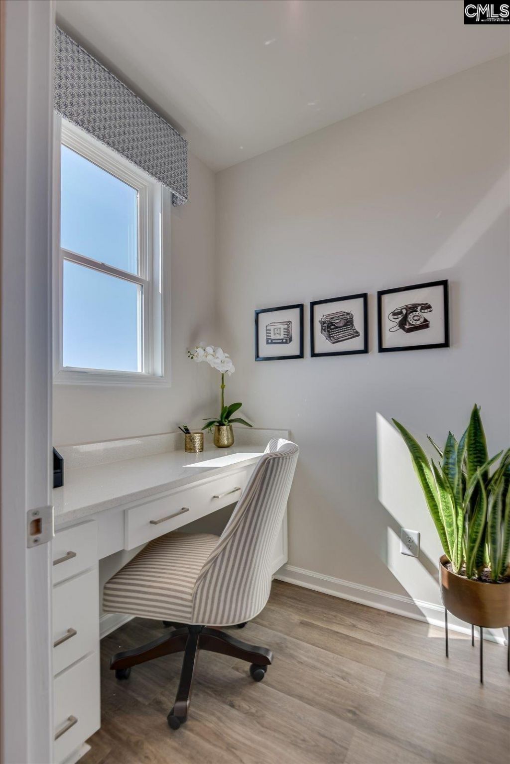 708 Feldspar Court  Photo 29