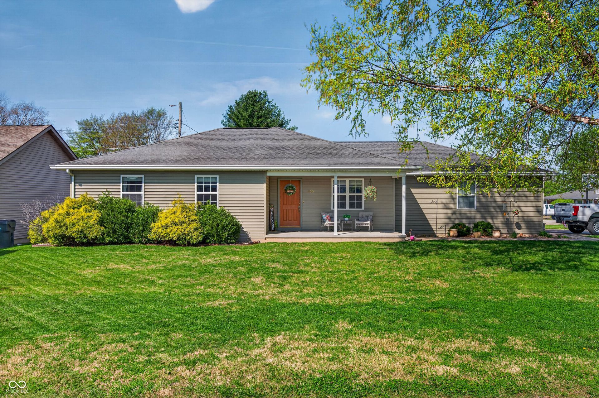 400 S Valley Drive, Brownstown, IN 47220 Main Photo