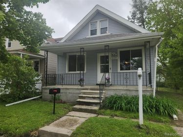 428 E Milton Avenue, Hazel Park, MI 48030