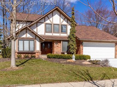 2695 Ronald Drive, Troy, MI 48085