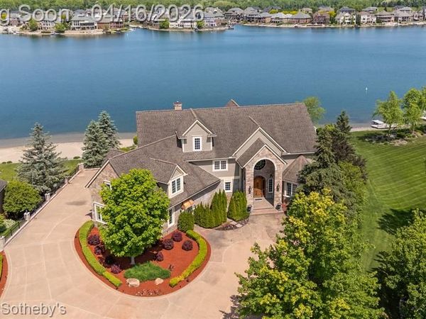 10611 Lighthouse Point, Green Oak Twp, MI 48178