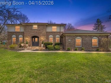 1732 Kilburn Road N, Rochester Hills, MI 48306
