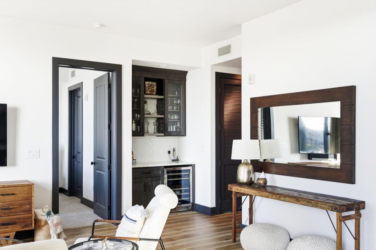 5 Gadsdenboro Street Photo 15