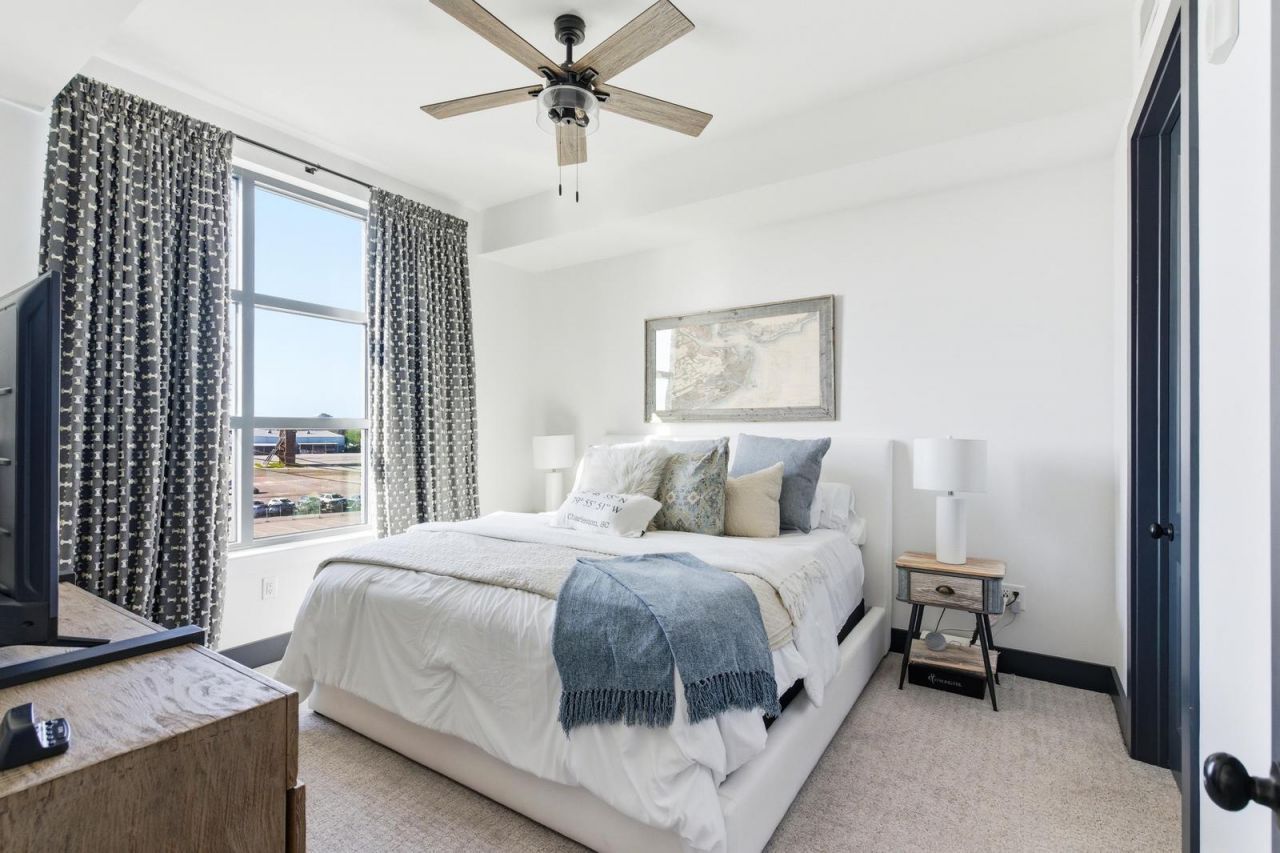 5 Gadsdenboro Street Photo 16