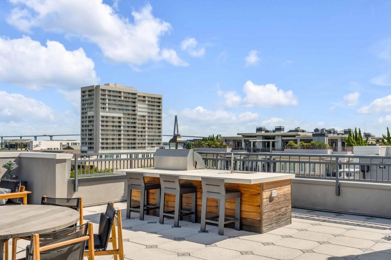 5 Gadsdenboro Street Photo 34