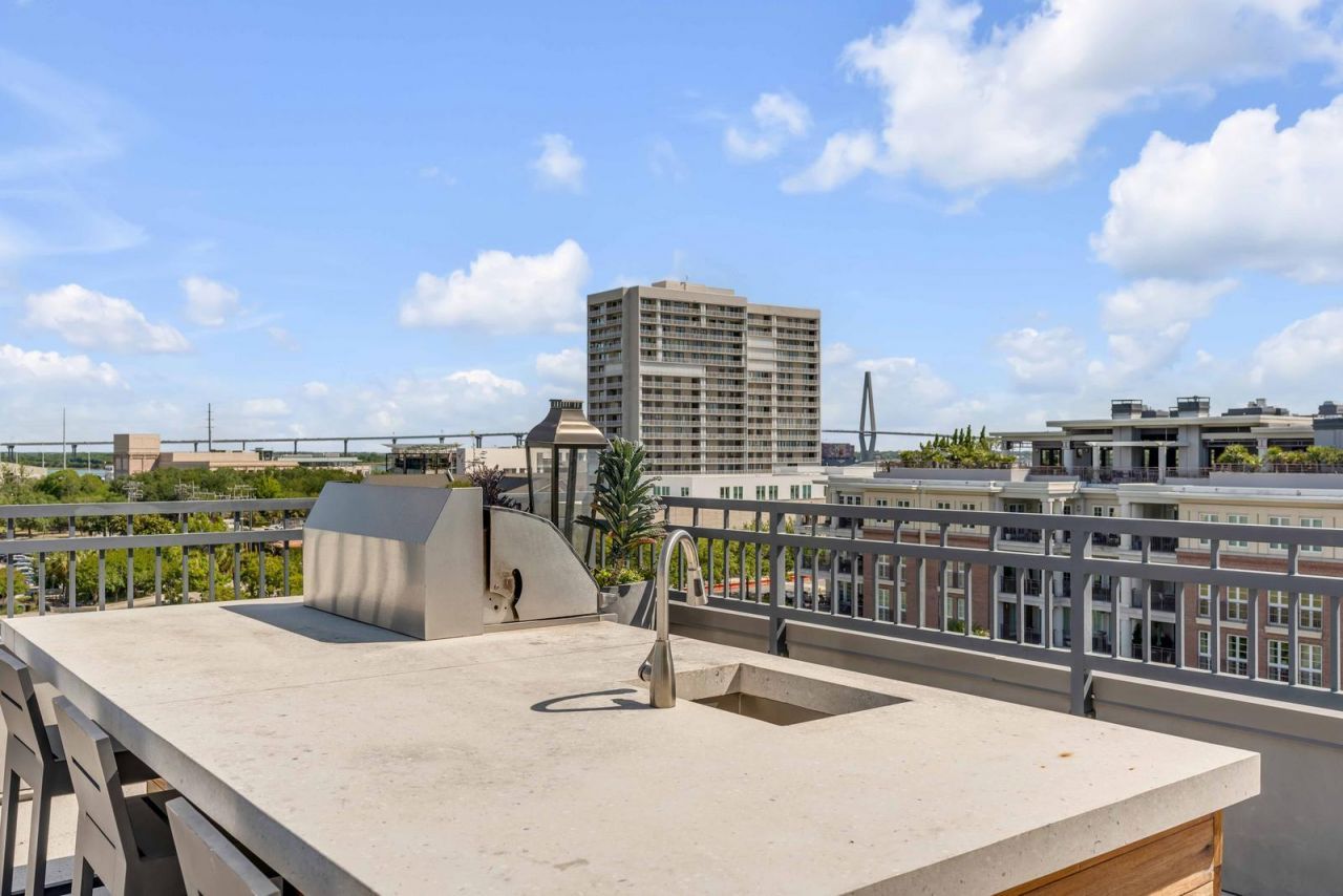 5 Gadsdenboro Street Photo 38