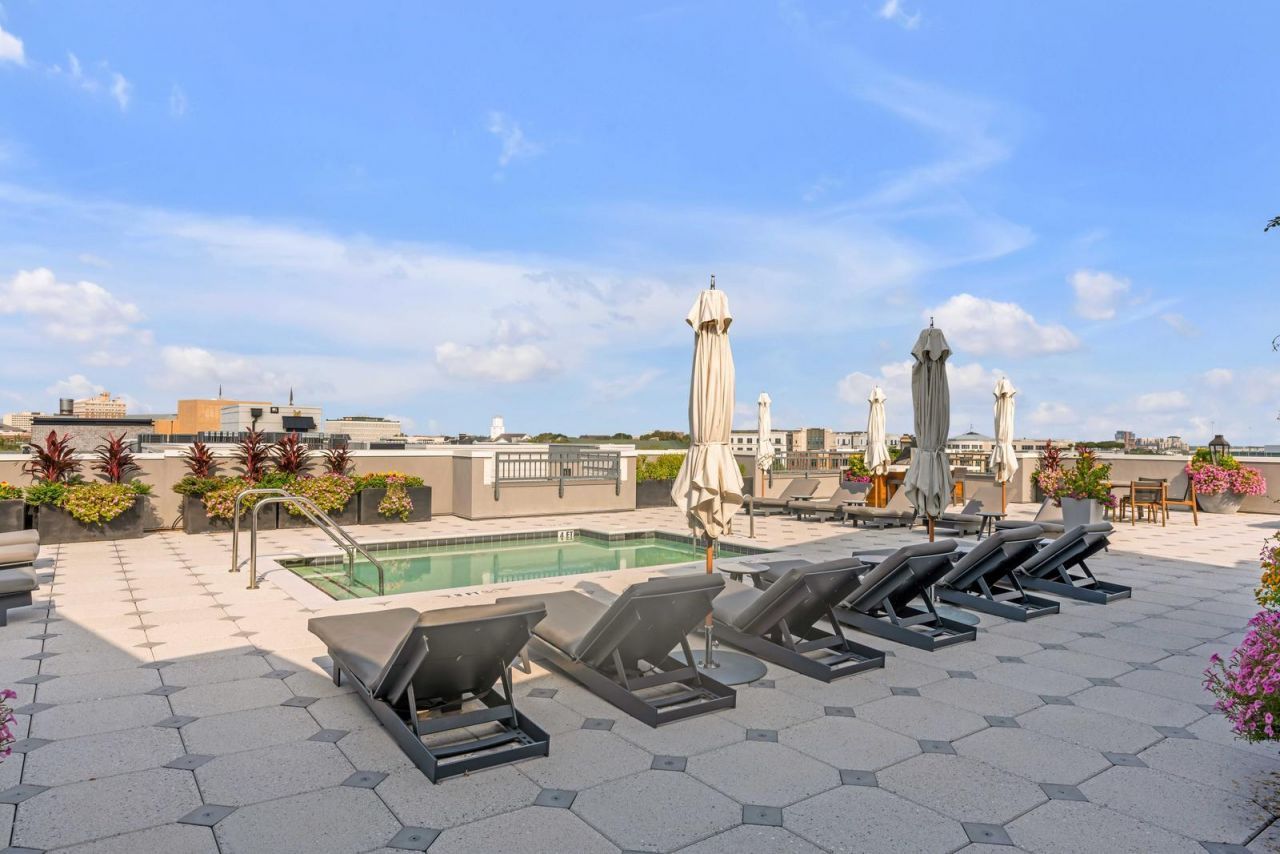 5 Gadsdenboro Street Photo 39