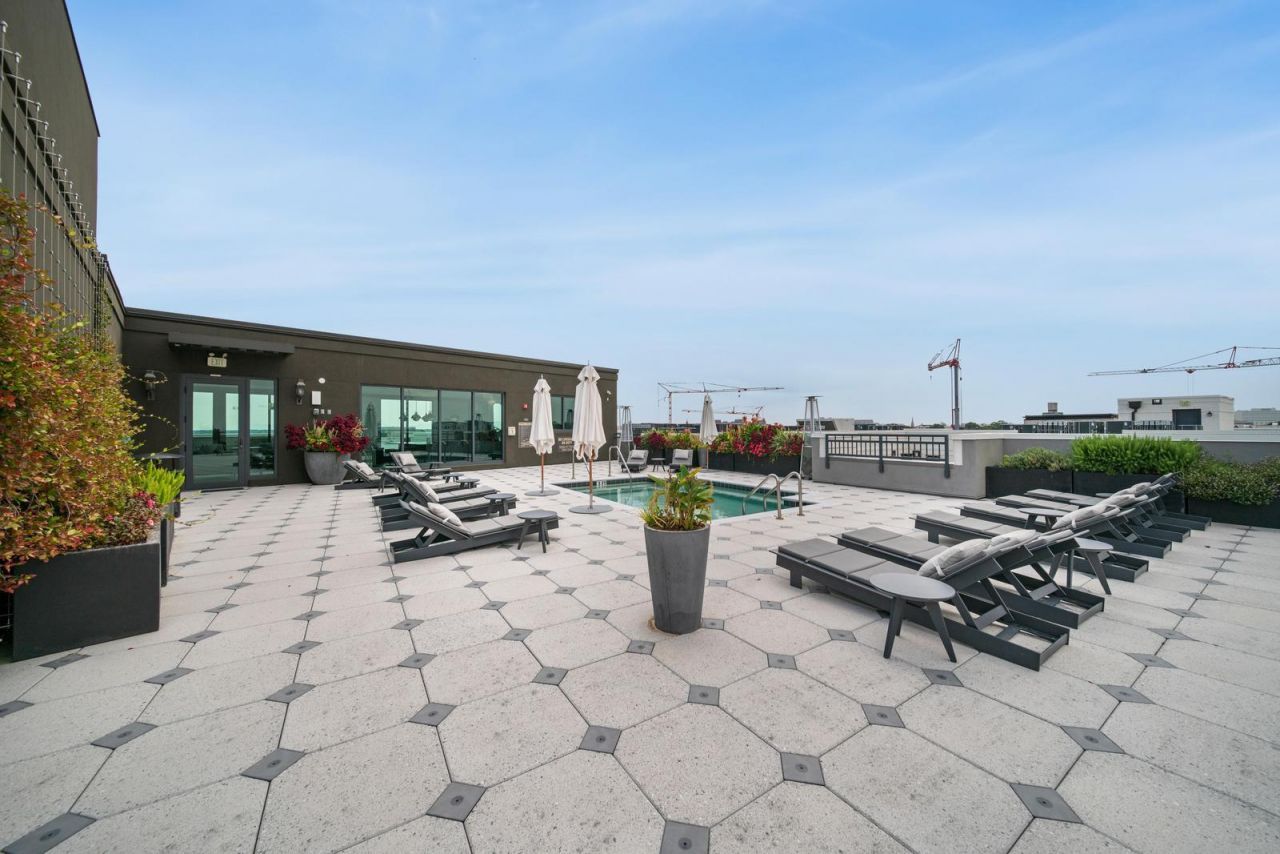 5 Gadsdenboro Street Photo 44