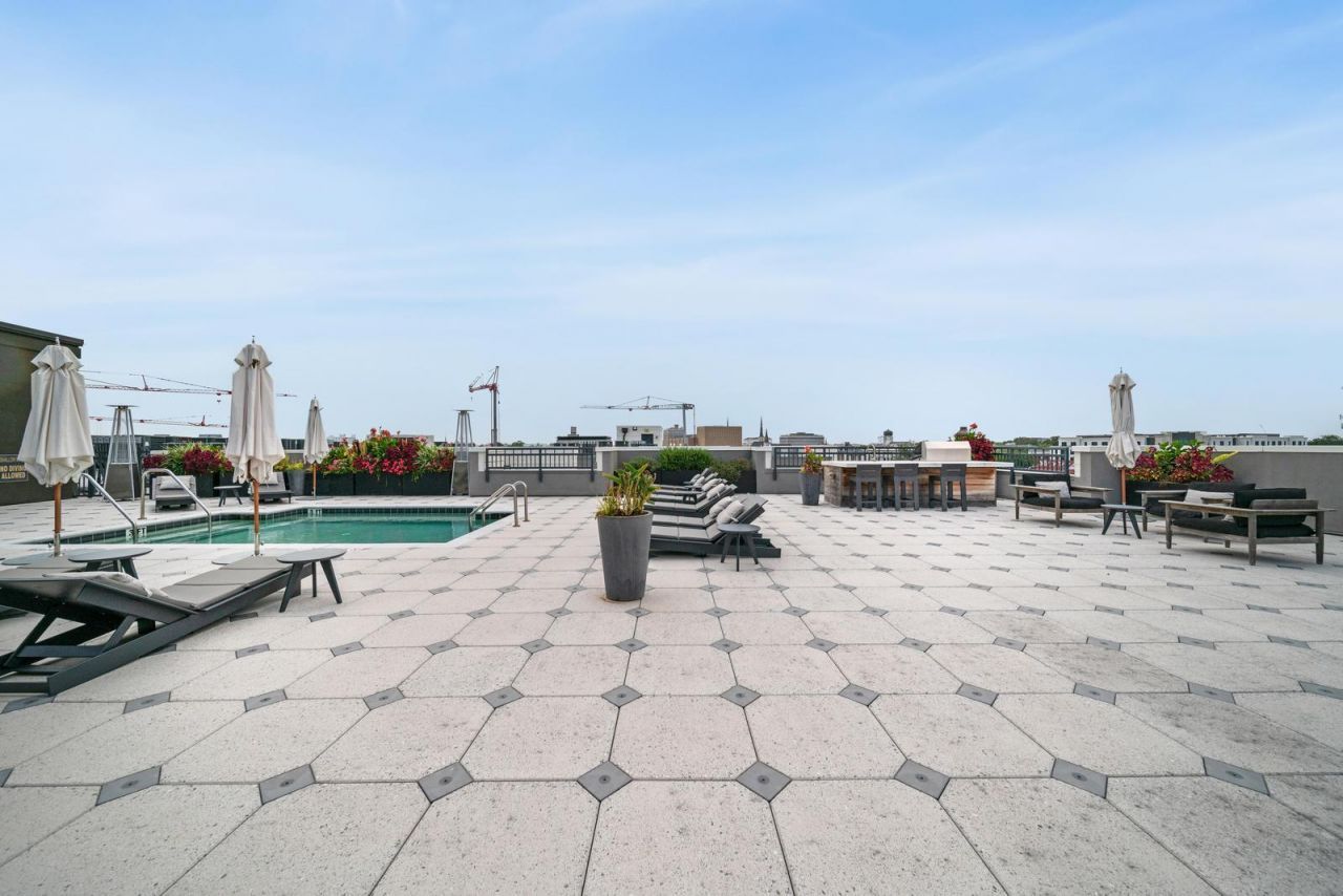 5 Gadsdenboro Street Photo 45