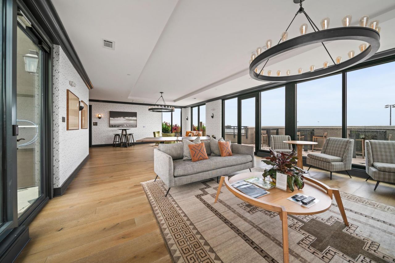 5 Gadsdenboro Street Photo 50