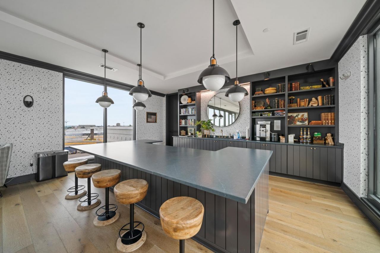 5 Gadsdenboro Street Photo 51