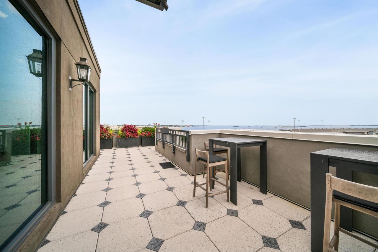 5 Gadsdenboro Street Photo 52