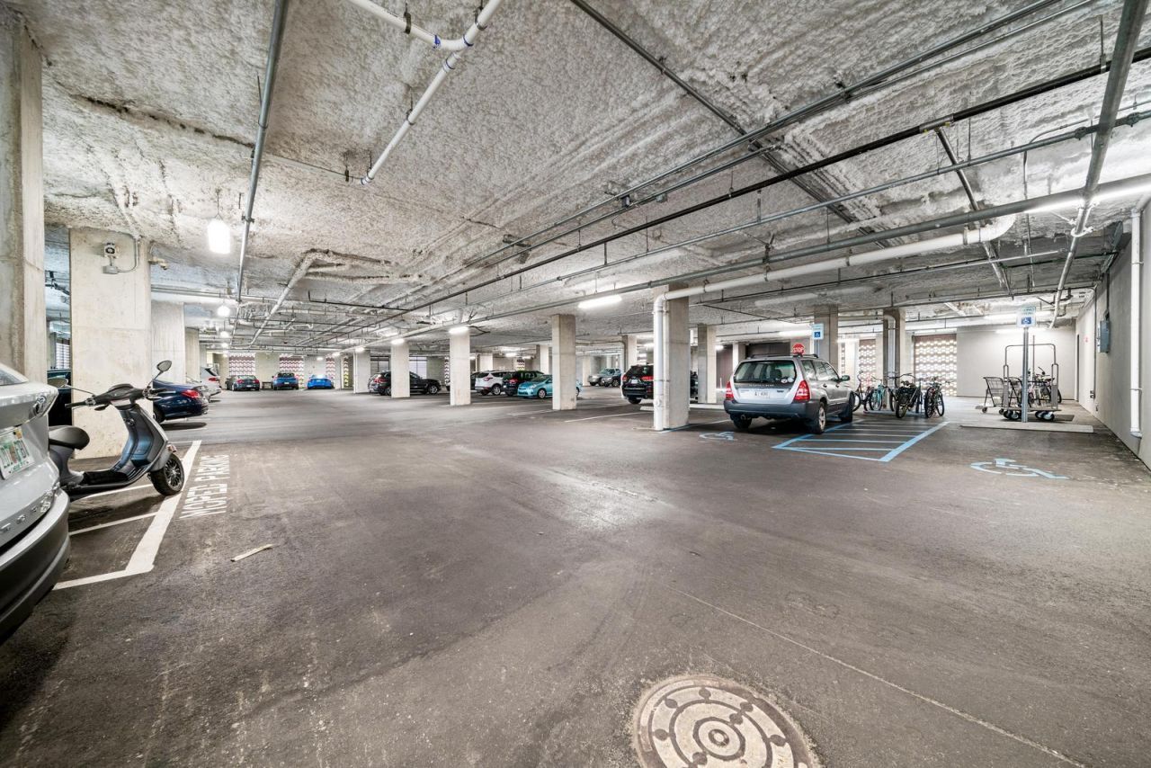 5 Gadsdenboro Street Photo 54