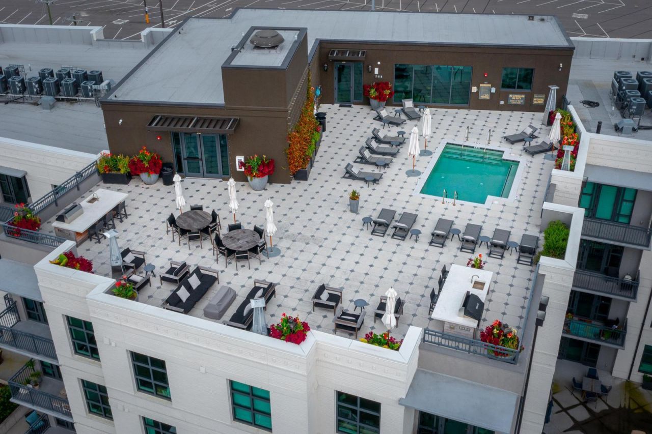 5 Gadsdenboro Street Photo 57