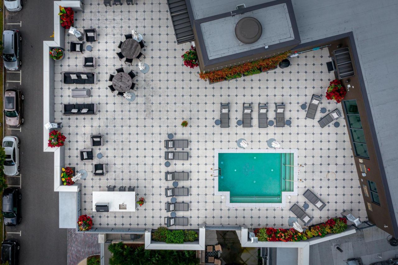 5 Gadsdenboro Street Photo 58