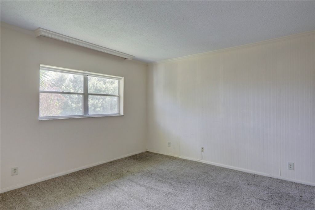 1100 W Ponce De Leon Circle W, Unit W305, Vero Beach, FL 32960 Photo